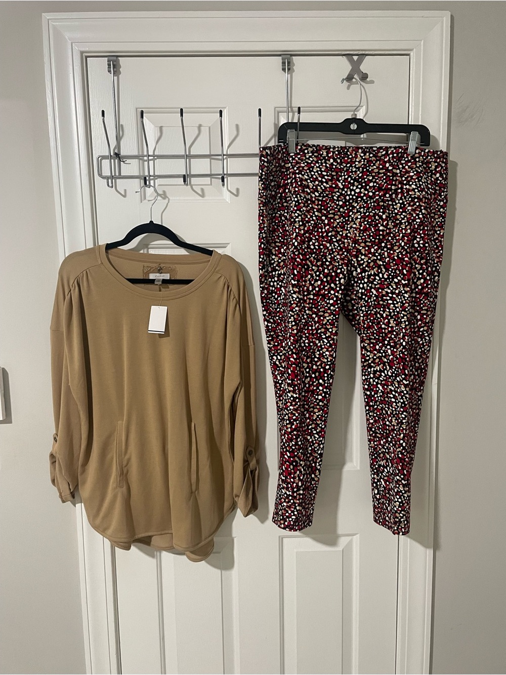 Printed Pull-On Ankle Pants xl slim sation in Red and Black cupio nwt top